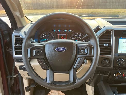 Used 2017 Ford F250 XLT w/ XLT Premium Package image 29