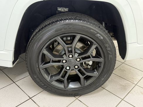 Used 2024 Jeep Grand Cherokee Limited 4xe AWD/4WD image 12