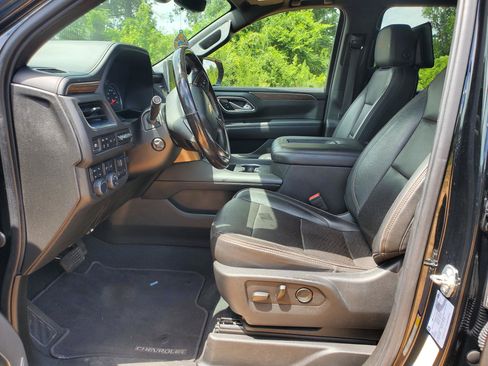Used 2021 Chevrolet Suburban High Country w/ Premium Package AWD/4WD image 11