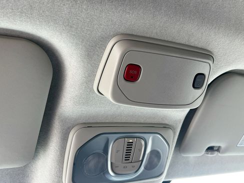 Used 2025 RAM ProMaster 2500 w/ Convenience Group image 22