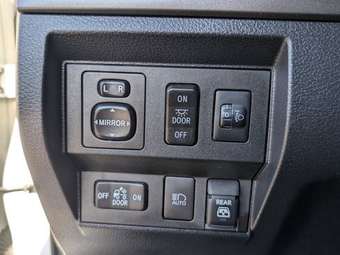 Used 2021 Toyota Tundra SR5 image 19