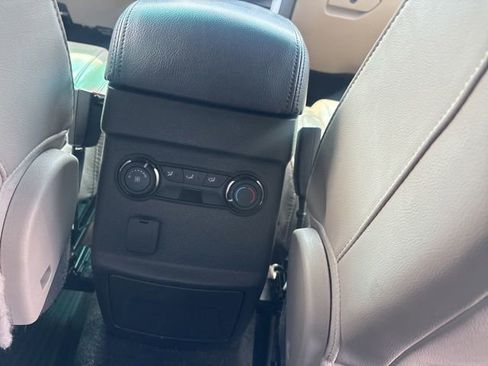 Used 2014 Ford Explorer XLT w/ Equipment Group 202A FWD image 11