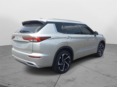 Used 2023 Mitsubishi Outlander SEL Black Edition image 7