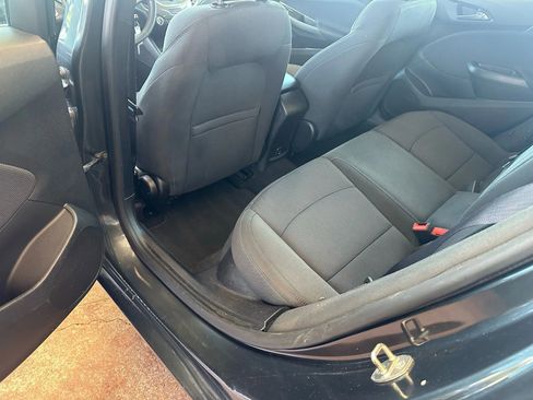 Used 2017 Chevrolet Cruze LT image 22