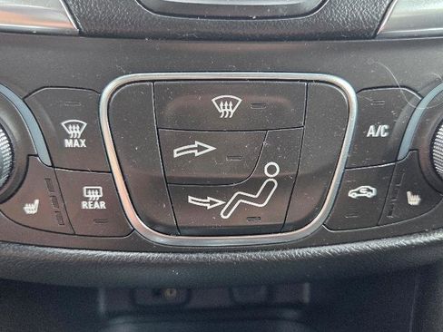 Used 2018 Chevrolet Equinox LT image 26