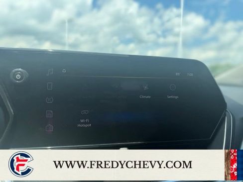 Used 2025 Chevrolet Trax LT w/ Driver Confidence Package FWD image 19