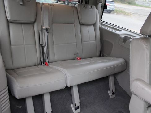 Used 2014 Lincoln Navigator 4WD image 7