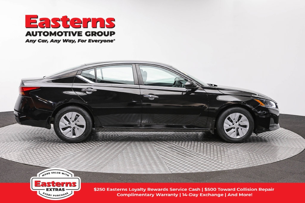Used 2023 Nissan Altima 2.5 S FWD image 5