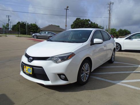 Used 2014 Toyota Corolla LE FWD image 1