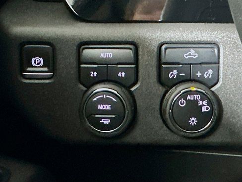 Used 2025 Chevrolet Silverado 1500 LT image 10