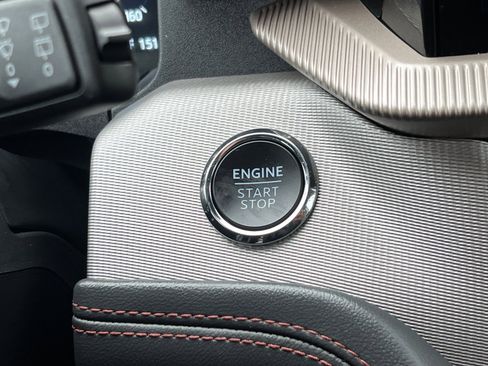 Used 2025 Ford Explorer Active w/ Active Comfort Package image 24