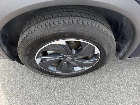 Used 2025 Nissan Rogue SV AWD/4WD image 8