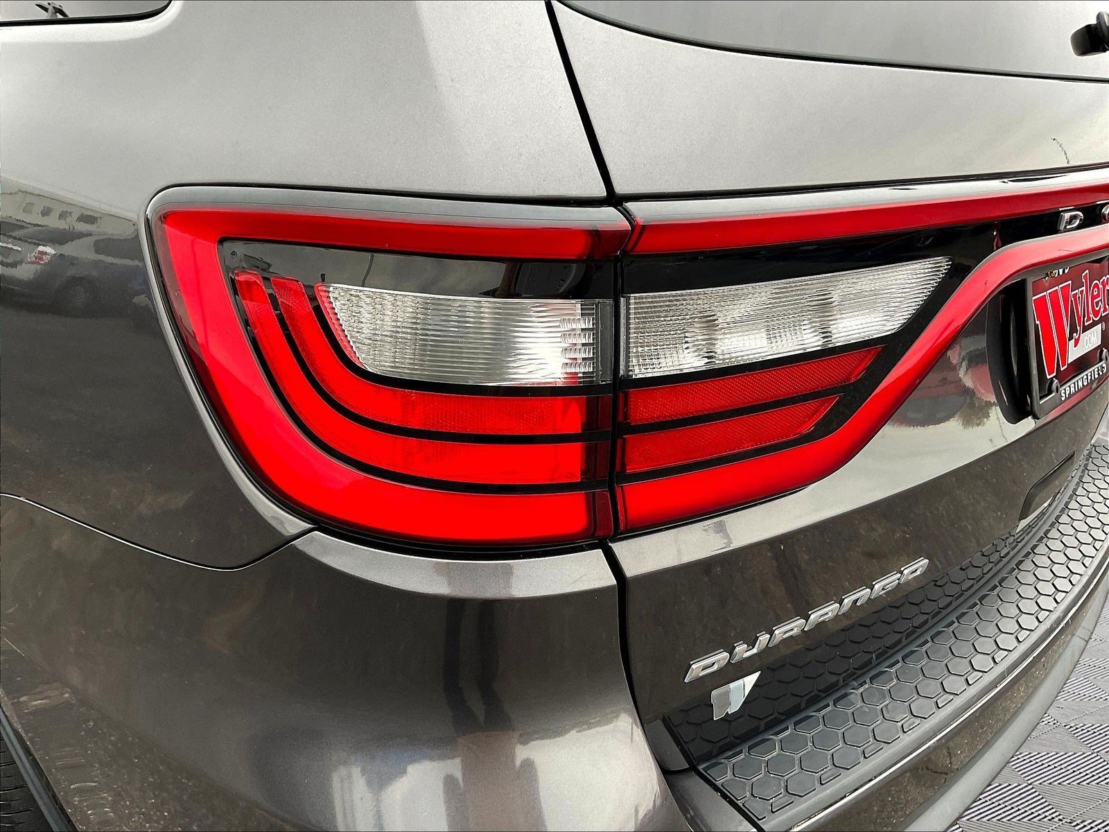 Used 2018 Dodge Durango SXT w/ 3rd Row Seating Group RWD image 23