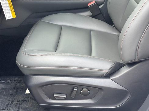 New 2026 Ford Explorer Active w/ Active Comfort Package AWD/4WD image 18