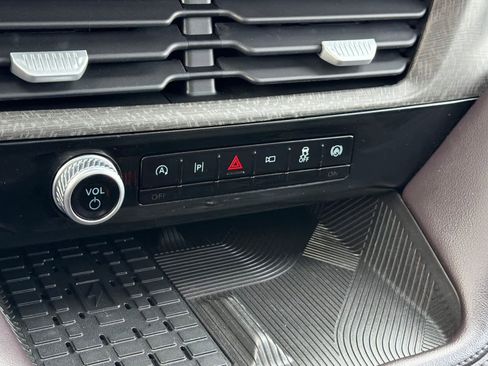 Certified 2025 Ford Explorer Platinum w/ LUX Leather Package image 22