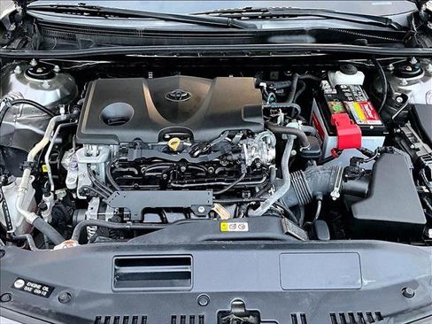 Used 2021 Toyota Camry SE w/ Convenience Package image 11