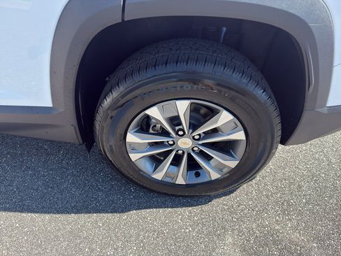 New 2026 Chevrolet Equinox LT w/ Convenience Package II FWD image 22