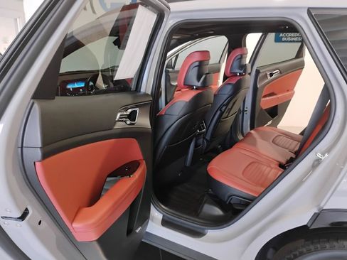 Used 2024 Kia Sportage SX FWD image 37