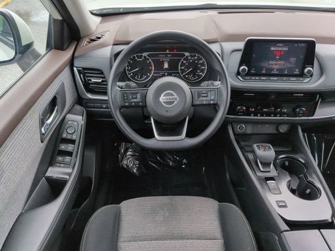 Used 2021 Nissan Rogue SV FWD image 16