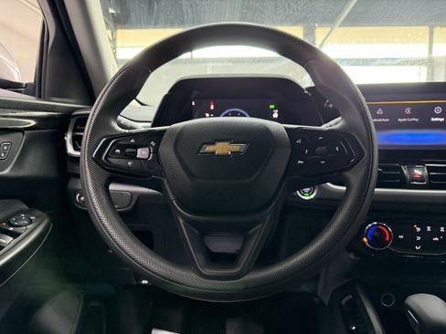 Used 2025 Chevrolet TrailBlazer LT AWD/4WD image 13
