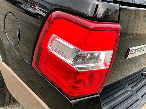 Used 2014 Ford Expedition XLT w/ Equipment Group 202A RWD image 28