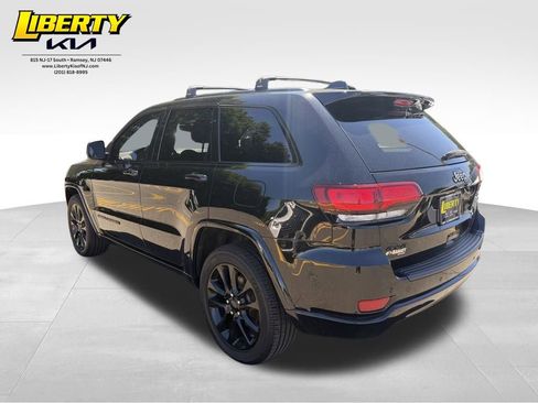 Used 2020 Jeep Grand Cherokee Altitude AWD/4WD image 5