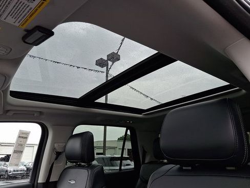 Used 2025 Ford Expedition Platinum AWD/4WD image 13