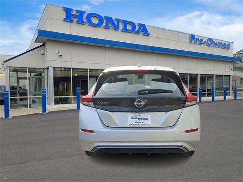 Used 2025 Nissan Leaf S image 5