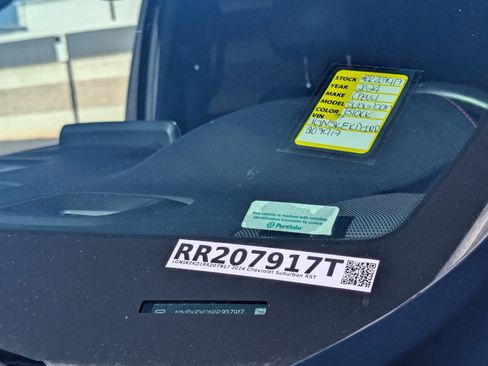 Used 2024 Chevrolet Suburban RST w/ Luxury Package image 7