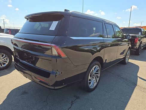 Used 2025 Lincoln Navigator L Reserve AWD/4WD image 9