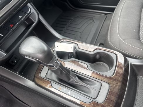 Used 2022 GMC Canyon Elevation image 24