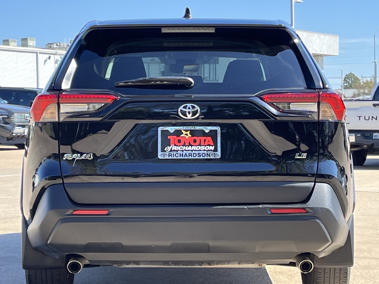 Used 2024 Toyota RAV4 LE FWD image 5