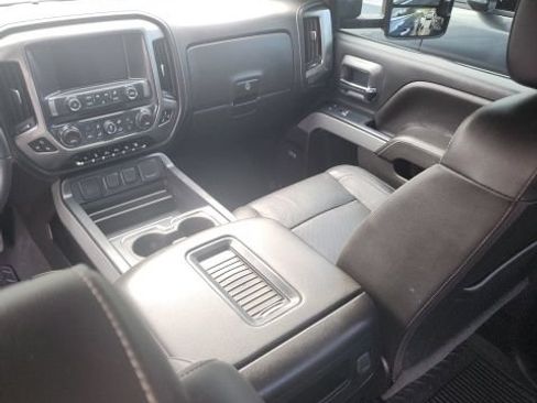 Used 2019 Chevrolet Silverado 2500 LTZ w/ Duramax Plus Package AWD/4WD image 7