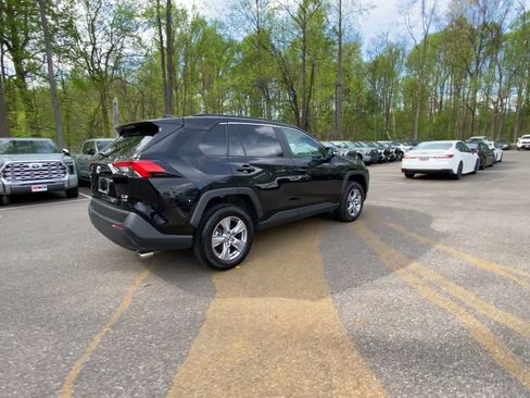 Used 2025 Toyota RAV4 XLE AWD/4WD image 11
