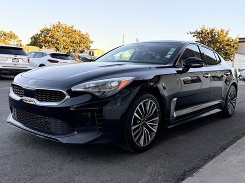 Used 2018 Kia Stinger Premium image 10