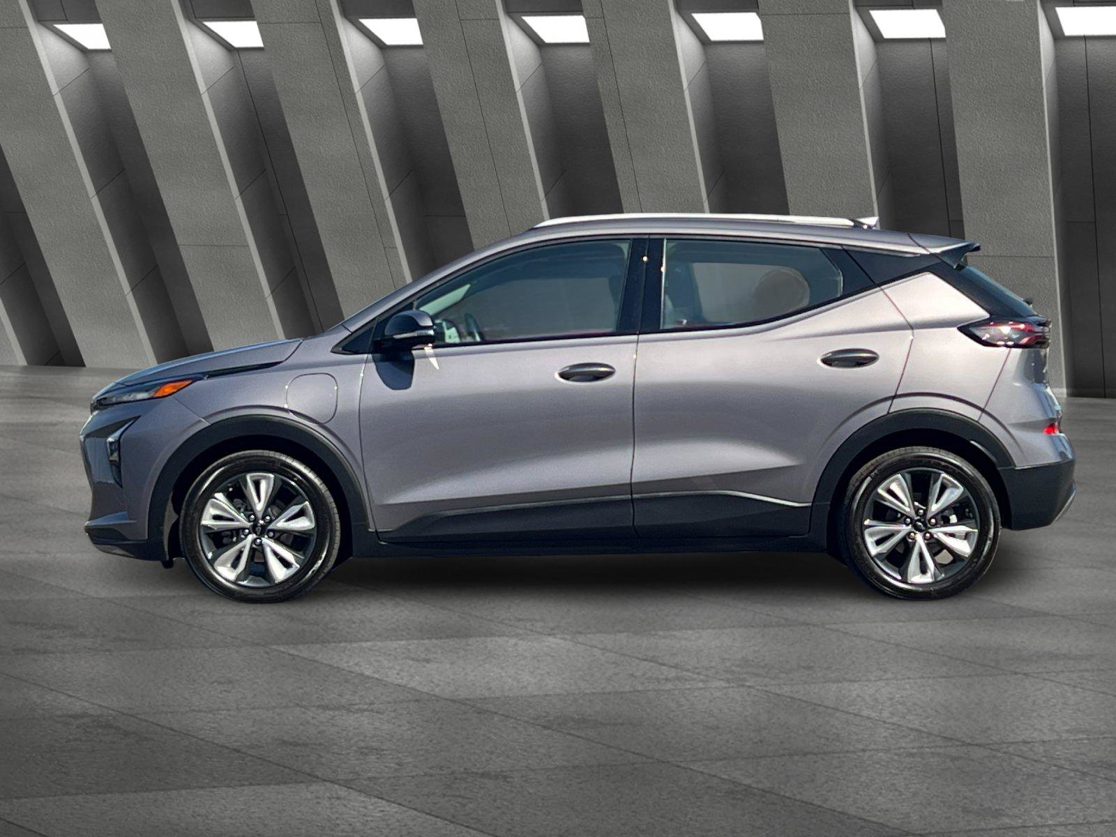 Used 2023 Chevrolet Bolt EUV LT w/ Convenience Package FWD image 7