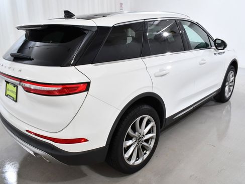 Used 2022 Lincoln Corsair AWD w/ Premium Package image 11