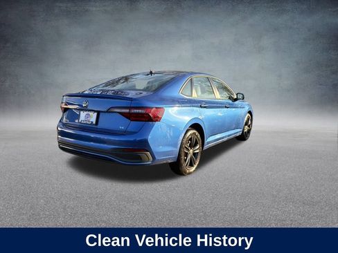 Used 2023 Volkswagen Jetta SE w/ Panoramic Sunroof Package image 6