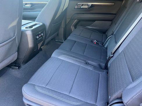 Used 2025 Chevrolet Tahoe LS AWD/4WD image 13