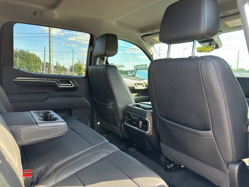 Used 2022 Chevrolet Silverado 1500 LTZ w/ Technology Package image 12