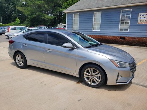Used 2020 Hyundai Elantra SEL FWD image 3