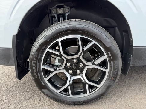 Used 2025 Ford Maverick Lariat w/ 4K Tow Package image 10