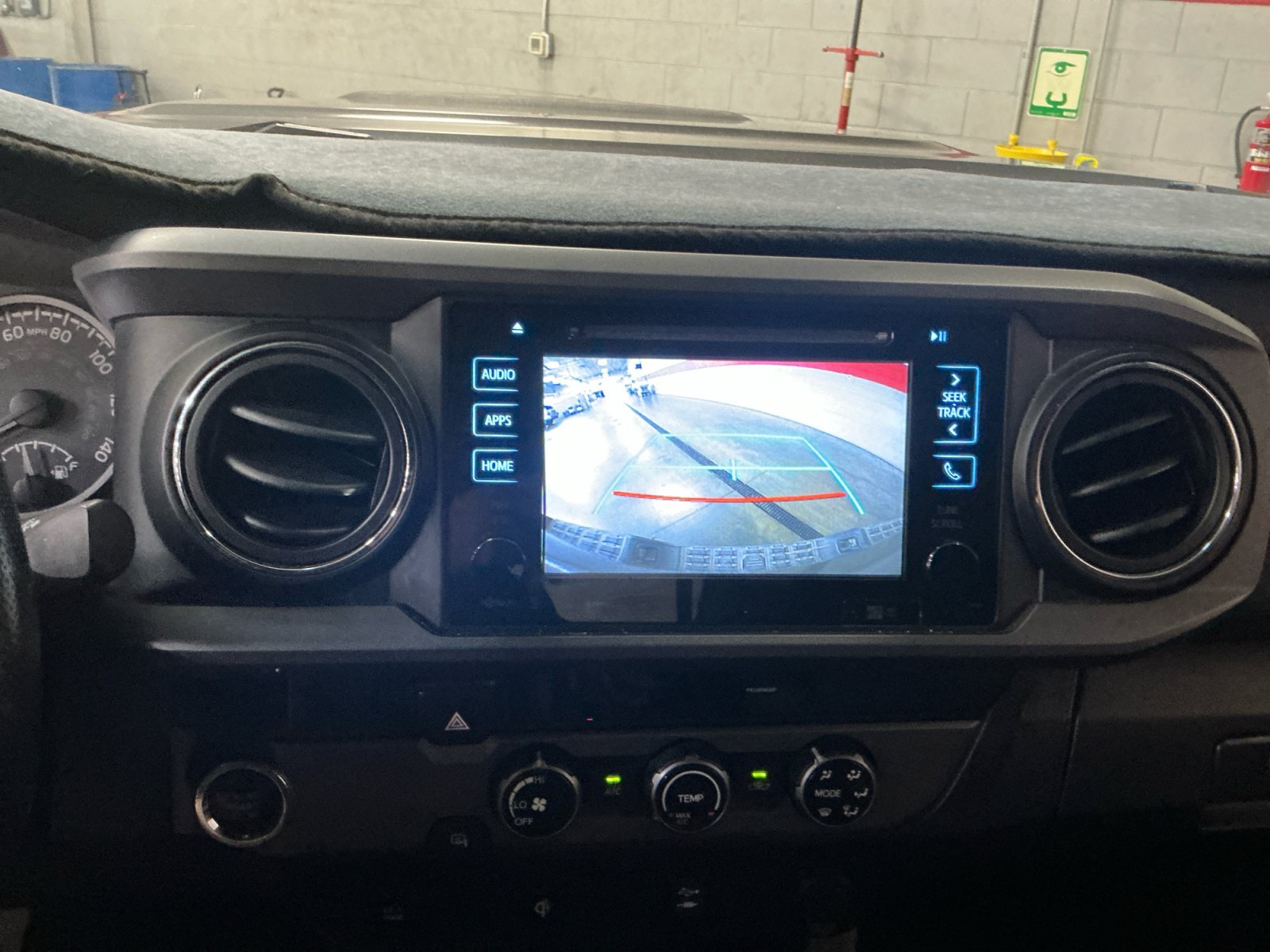 Used 2016 Toyota Tacoma TRD Sport w/ Towing Package RWD image 29