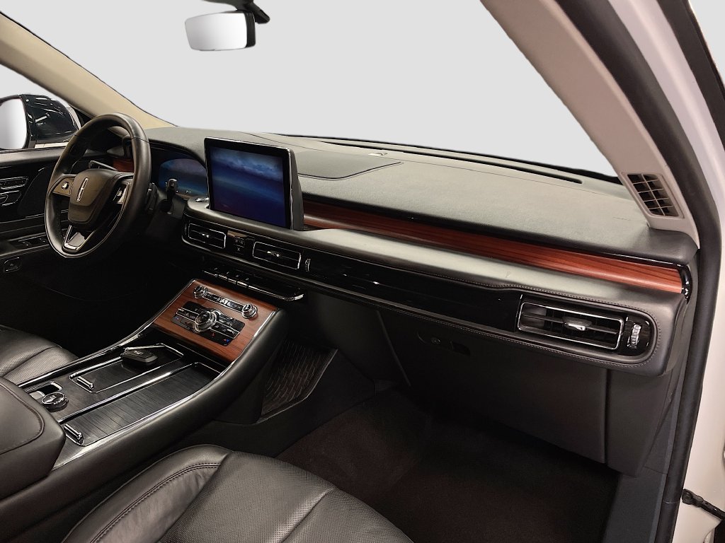 Used 2024 Lincoln Aviator Reserve AWD/4WD image 32