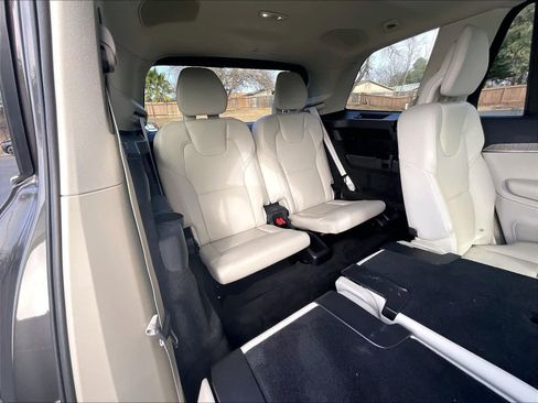 Used 2023 Volvo XC90 T8 Plus w/ Protection Package Premier image 31