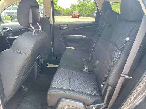 Used 2019 Dodge Journey SE FWD image 19