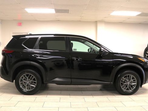 Used 2021 Nissan Rogue S FWD image 11