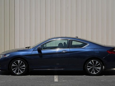 Used 2017 Honda Accord EX image 38