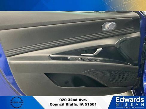 Used 2023 Hyundai Elantra SEL w/ Convenience Package FWD image 17