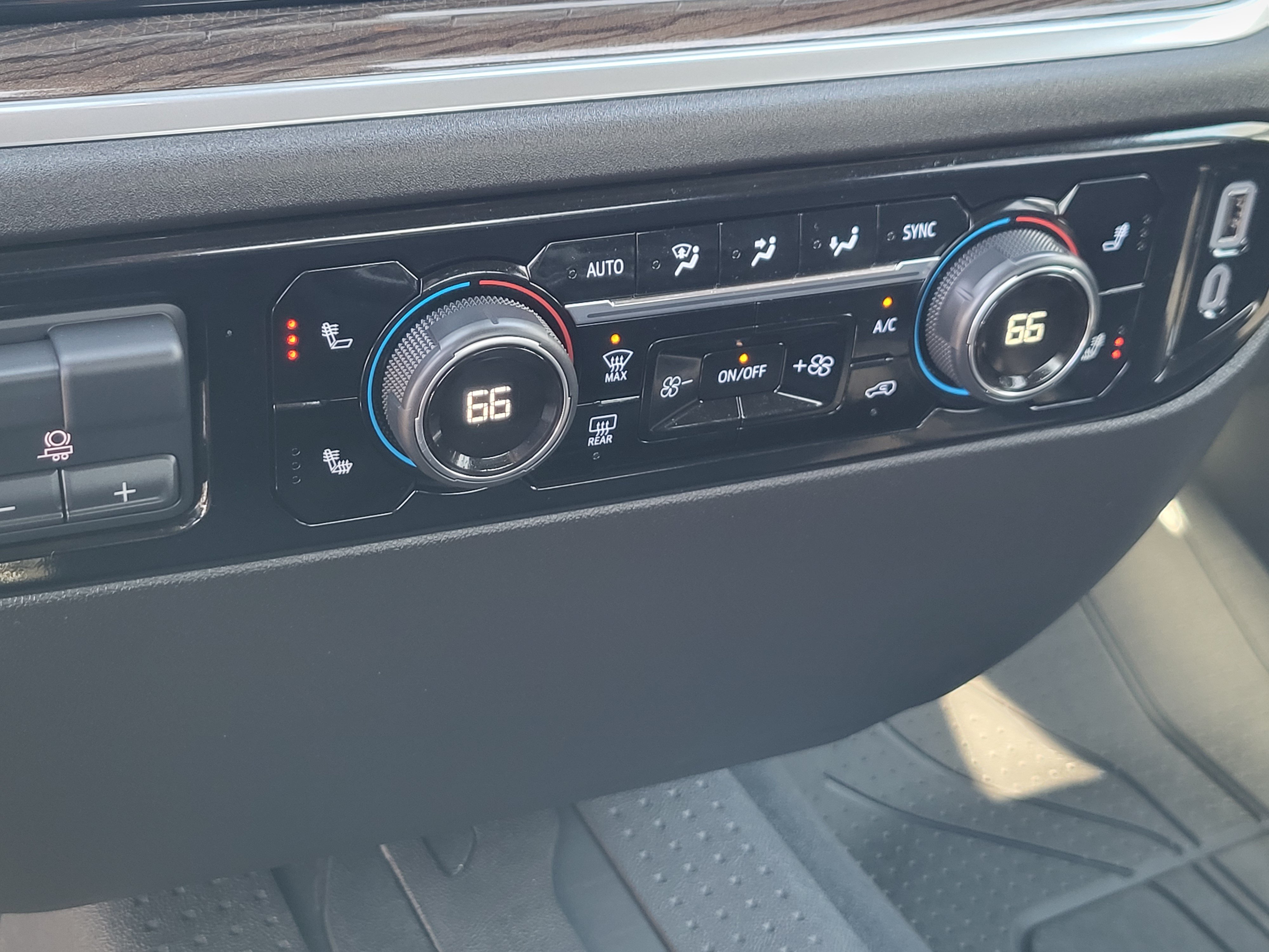 Used 2025 Chevrolet Silverado 1500 RST w/ Rally Edition AWD/4WD image 19